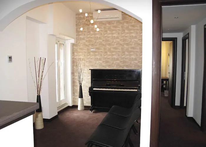 Bedrooms In * Roma